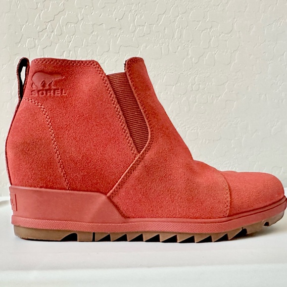 Sorel Women's Vibrant Red Suede Booties - Picture 1 of 12